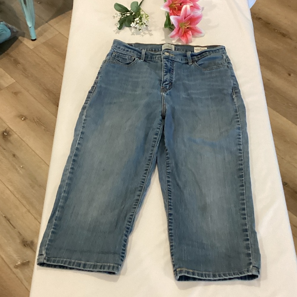 Levi's Light Blue Denim Capris